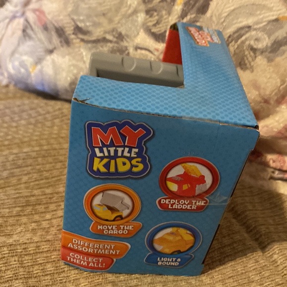 🛻 NWT My Little Kids Dump Truck Light & Sound Batteries Included Inside - Picture 2 of 6